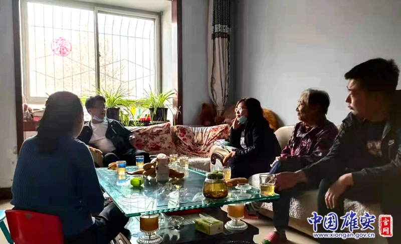 公平、公正，毫不徇私，为群众干实事、干好事，是王占忠在村民心中的形象。在征迁安置过程中，王占忠的一位亲戚因为安置房购买权认定的事情，私底下找他帮忙。但这位亲戚并不满足相关条件，为保证征迁工作公平、公正，王占忠一口回绝了他。“不舍小家，哪来大家？不舍私情，哪里有公平公正？老百姓的眼睛是雪亮的。”王占忠坚定地说。中国雄安官网发