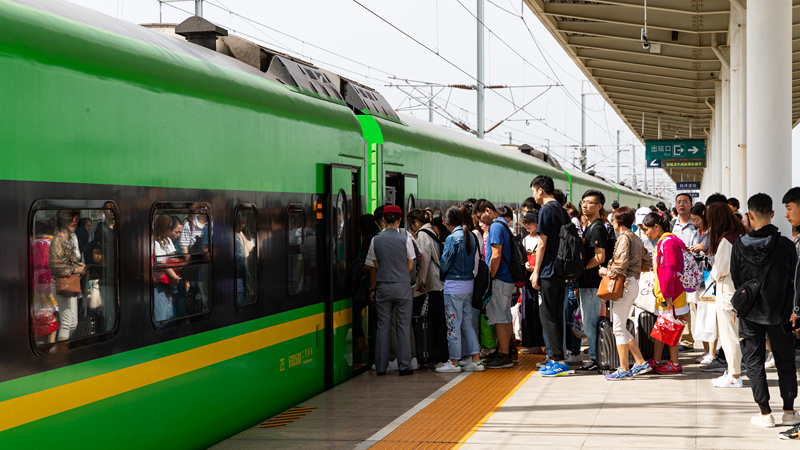 白洋淀站今日迎来返程高峰 中秋小长假共发送旅客6698人次