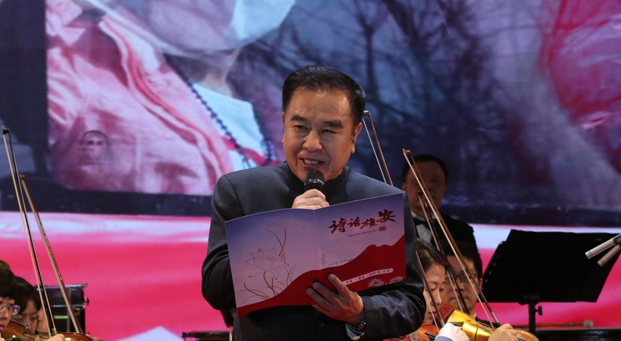 诗朗诵《英雄归来》