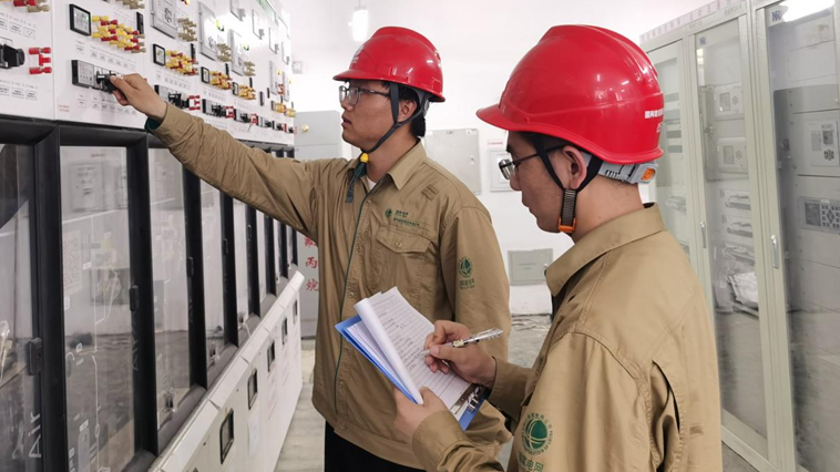 看建雄安丨容东片区G组团配电室成功送电