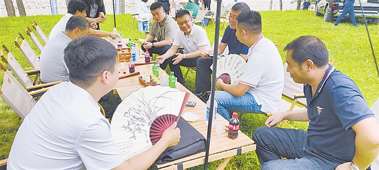 一边儿是整车上游企业,一边儿处在产业下游,本土关联企业经营者首次聚在一起表示——在一条产业链上协同前行