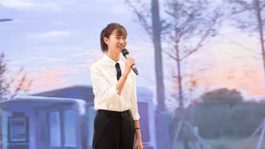 雄安容和教育总校召开2022年教师节表彰优秀教师暨“铸师魂养师德，以优异成绩喜迎党的二十大”师德风采演讲活动