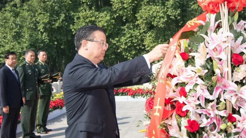 烈士纪念日向华北军区烈士敬献花篮仪式在石家庄举行