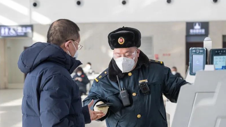 新春走基层丨有一种年味儿叫“坚守”