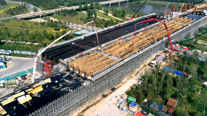 雄安新区起步区EA4东延工程白沟引河大桥现浇梁工程施工全面展开