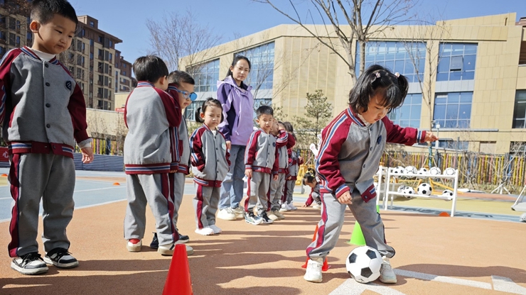 雄安新区萌娃足球赛火热开赛